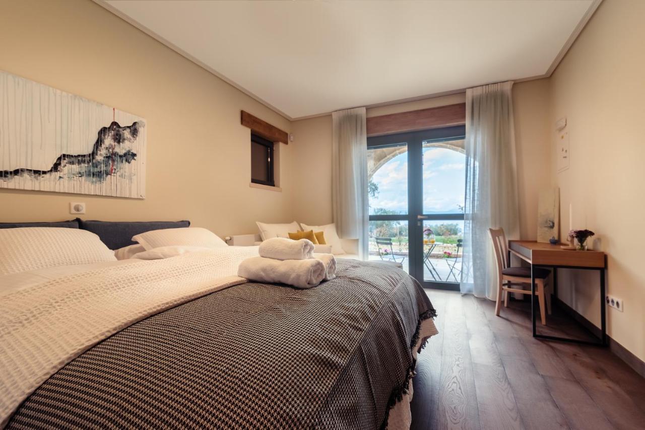 Villa Kalamos / Sea View And Pool Nearby Athens Экстерьер фото